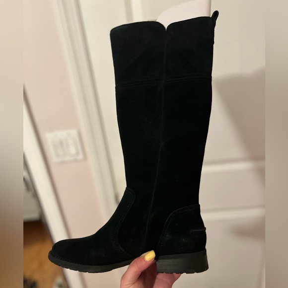 Brand New UGG Sorensen Style Black Suede Boots - Picture 4 of 12